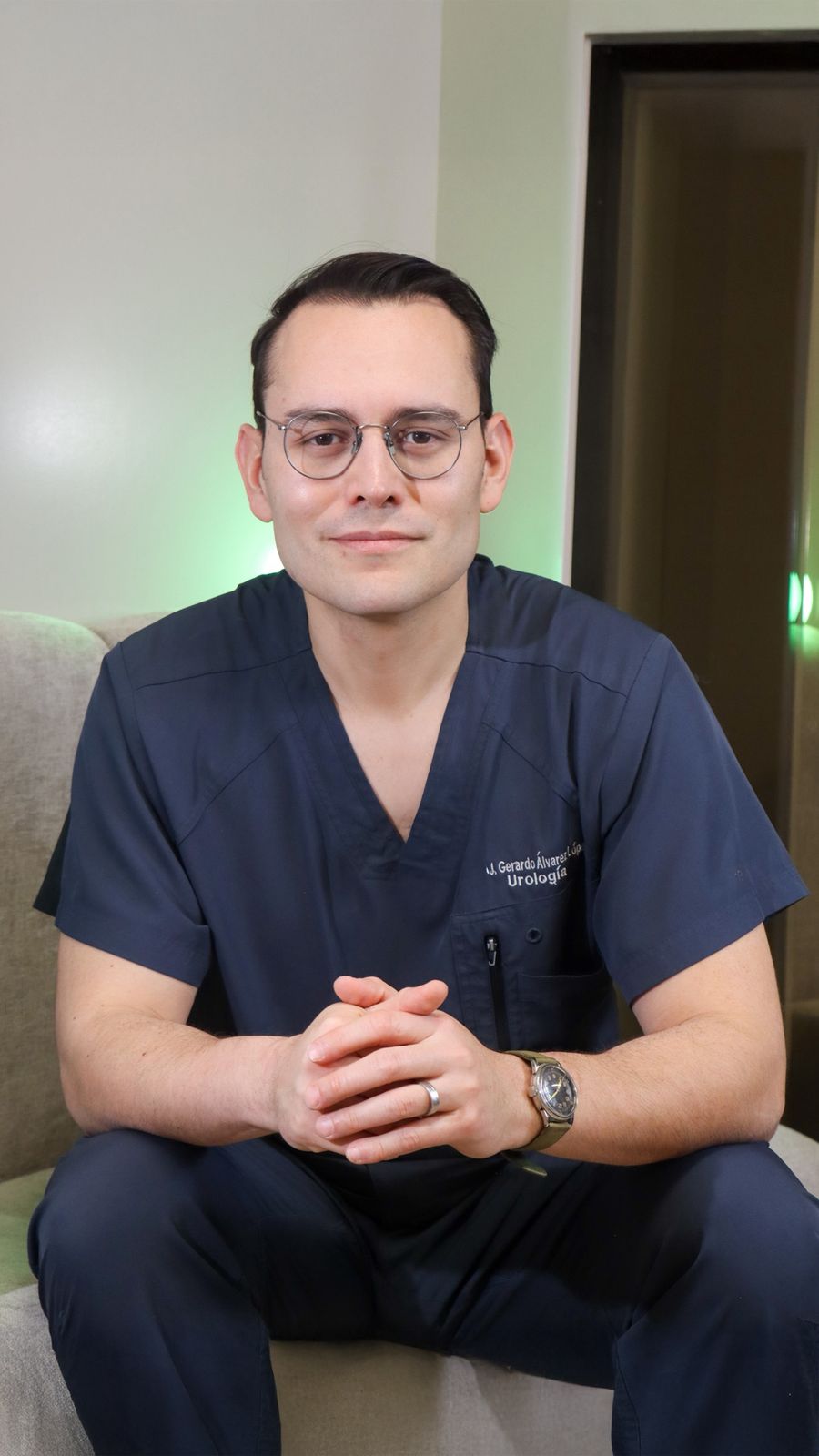 Dr. Gerardo Álvarez — Urólogo y Andrólogo especialista CDMX